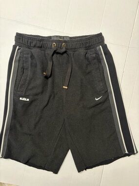 Nike LeBron Standard Issue Cutoff Fleece Shorts-Black Crown Logo Men’s Medium